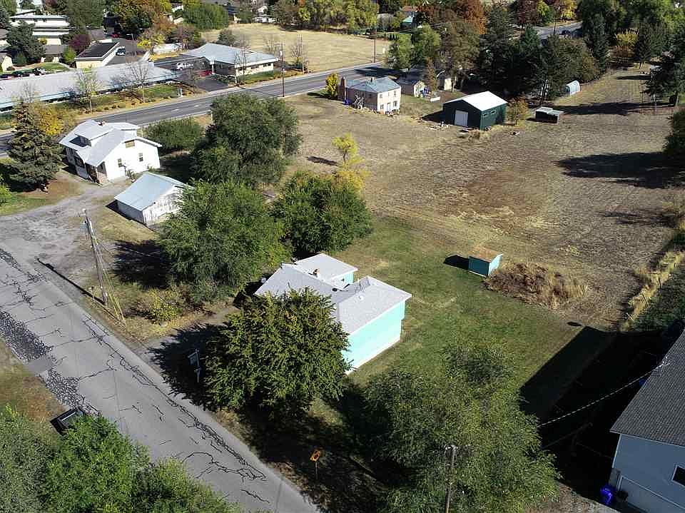 2nd image of 721 N Elton Rd