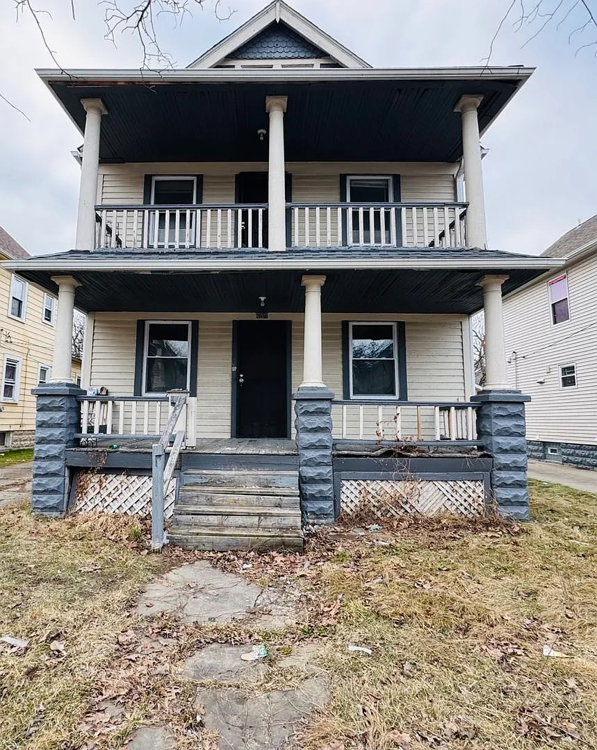 Building Photo - 2816 E 125 ST