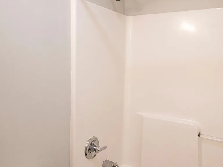 1555 W King St — Photo 6