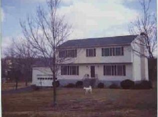 40 Saddle Ridge Dr, Hopewell Junction, NY 12533