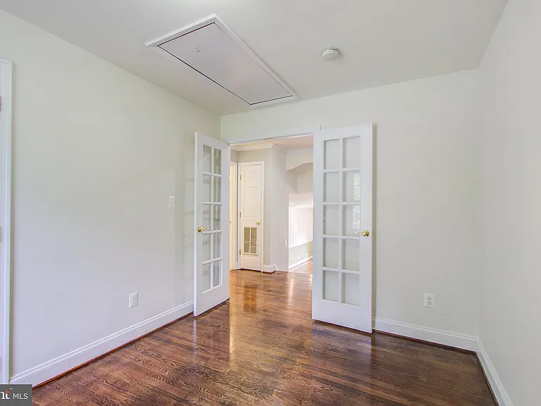 9203 Cedarcrest Dr — Photo 27