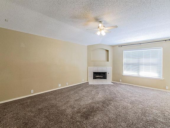4th image of 2444 Eagle Mountain Dr