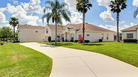 5 bed, 2838 sqft, $3,200 — Photo 2
