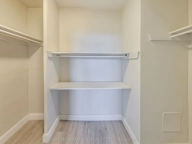 65 Thorncliffe Park Dr #907 — Photo 7