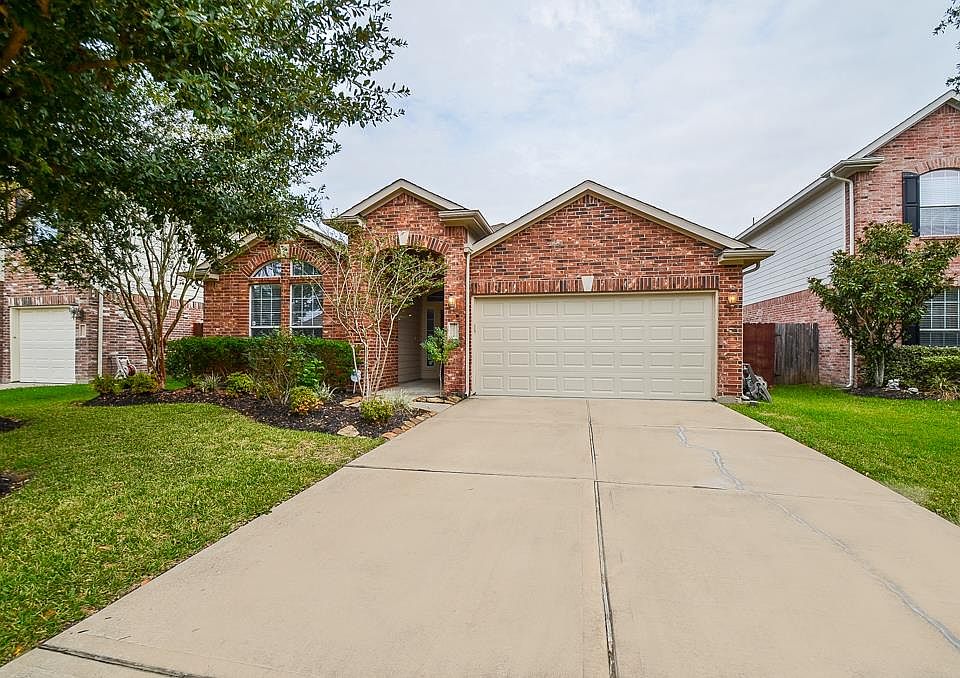 1st image of 25214 Sierra Woods Ln