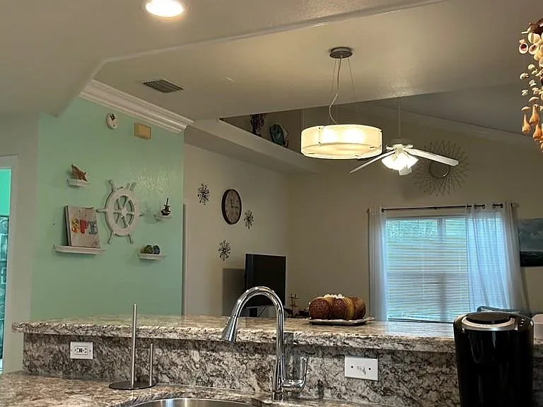 111 E Polaris Dr #7 — Photo 24
