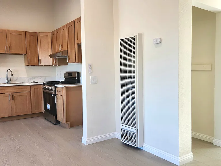 1617 E 6th St #303 — Photo 11