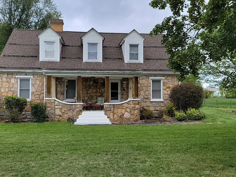 5089 Main St — Photo 1