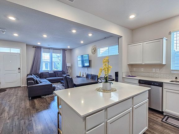 4th image of 834 N 18th Ave #834