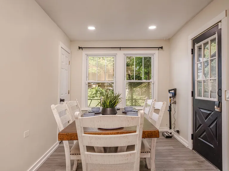 Cora Ave — Photo 34