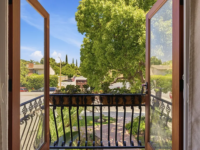 4501 Regents Ct — Photo 35