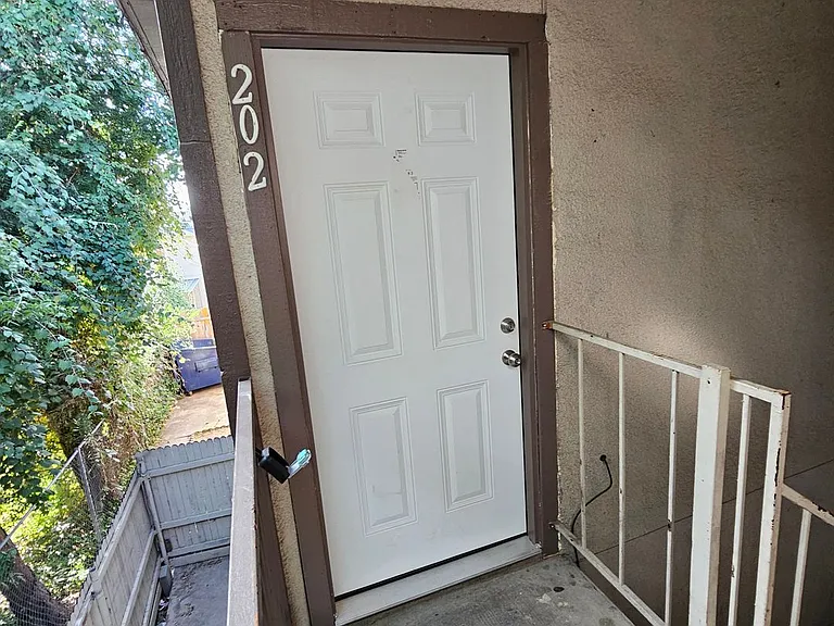 3209 Norwalk Ave #202 — Photo 2