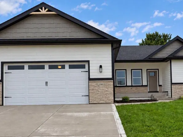 2301 N 8th Ave E, Newton, IA 50208