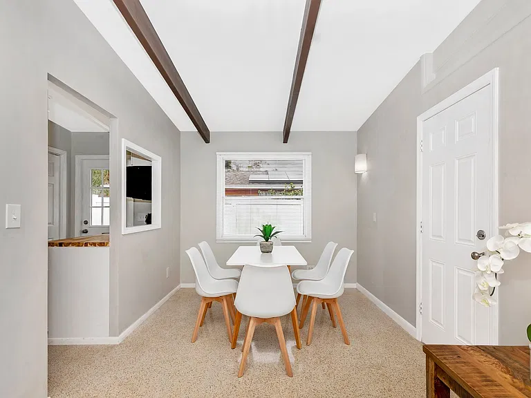 1502 Chandler Ave — Photo 18