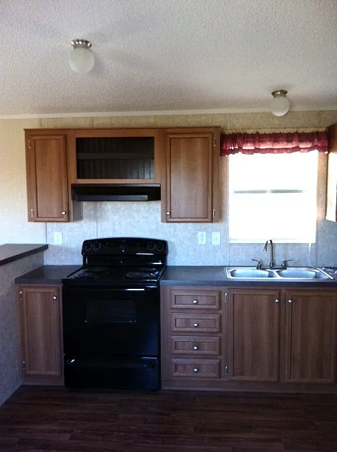 Subleased - 3/2 Manufactured Home W/3 Acres Off Fm 60 Near Tamu! Horses Allowed!! — Photo 2