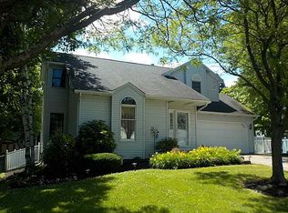 1129 Matthew Ct, Erie, PA 16504