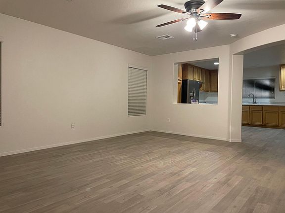 4th image of 8021 Dutch Villas St