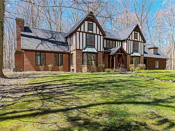 3rd image of 16500 Heatherwood Ln