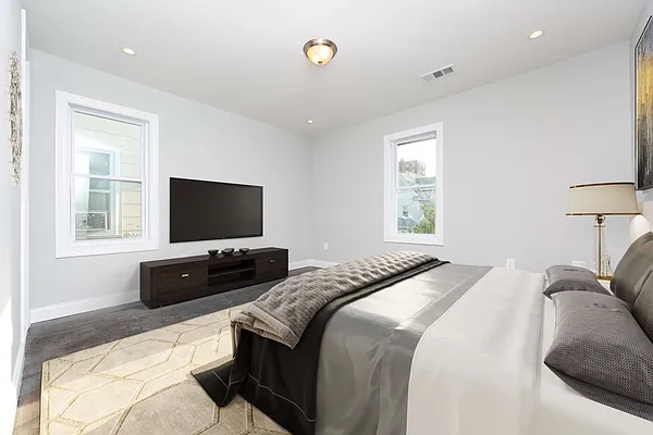 Sold by Keystone Realty USA Corp | media 9