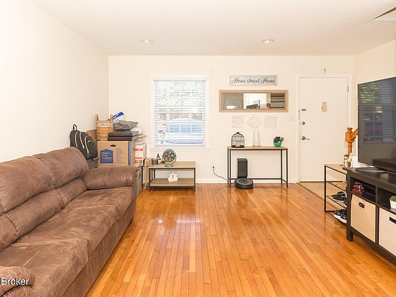 3rd image of 1926 Goldsmith Ln Unit 79