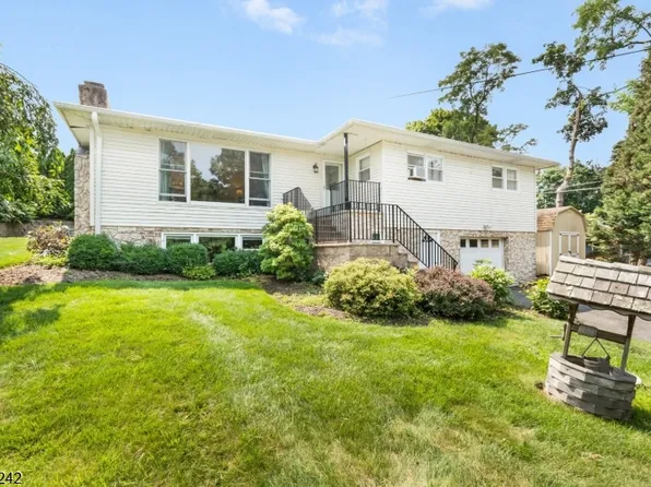 20 Edgemere Ave, Mount Arlington Boro, NJ 07856