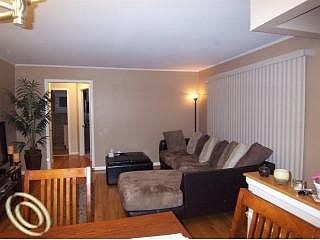 2nd image of 8261 Roselawn St