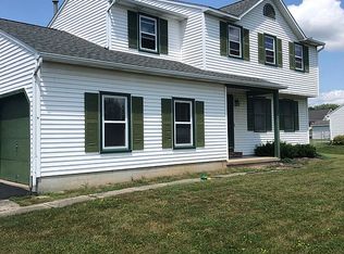6111 Crestview Dr, North Syracuse, NY 13212