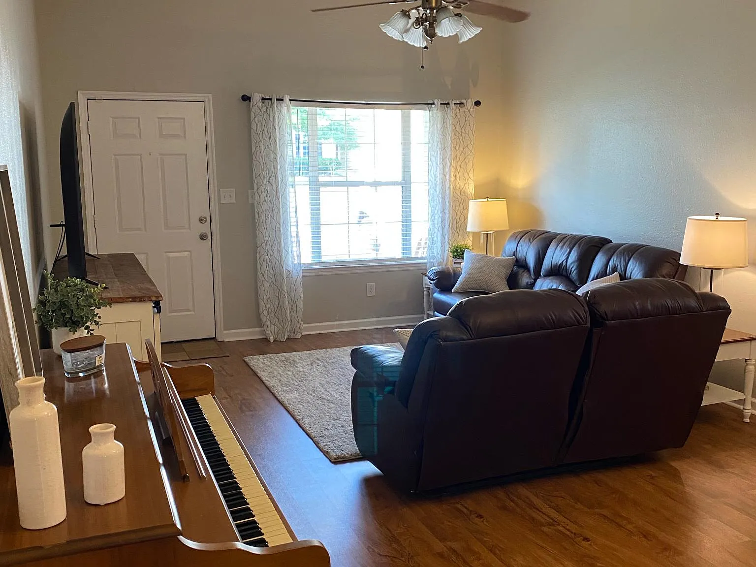 3 bed, 1189 sqft, $1,600 — Photo 4
