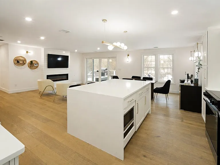 355 Maynard Rd — Photo 3