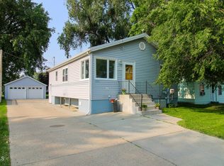 905 Lincoln Ave, Bismarck, ND 58504