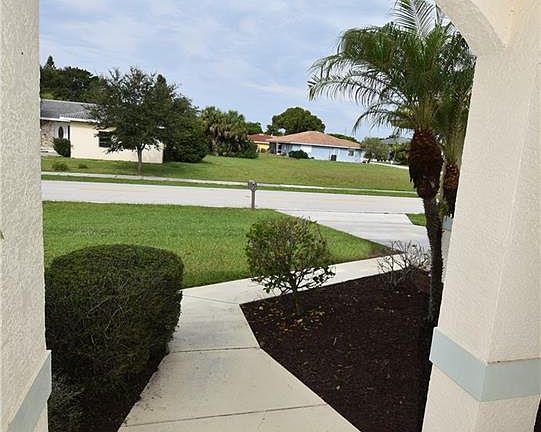 3rd image of 2910 Magdalina Dr