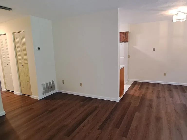1715 SW 69th Way — Photo 4