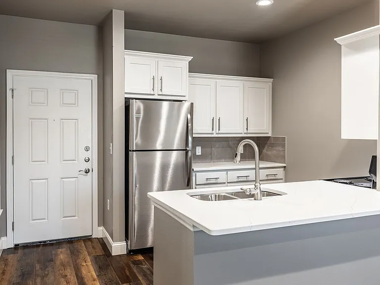 2409 Bois D Arc St — Photo 8
