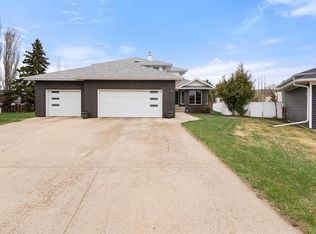 62 North St #5, Stettler, AB T0C 2L0