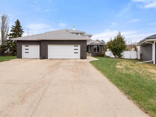 62 North St #5, Stettler, AB T0C 2L0