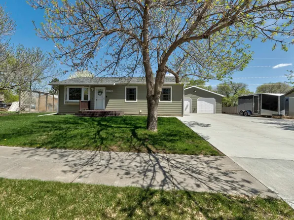 2486 Ellendale Dr, Rapid City, SD 57703