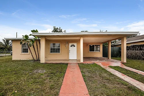 1100 NW 143rd St Photo 1