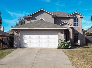 808 Bentree Dr, Fort Worth, TX 76120