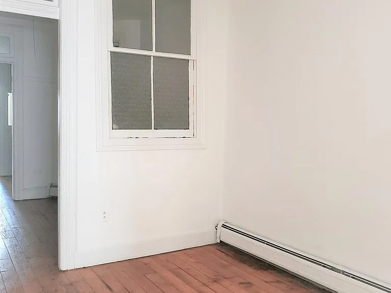 110 Sussex St #2R — Photo 7