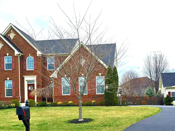 7 Allenberry Ct, Boiling Springs, PA 17007