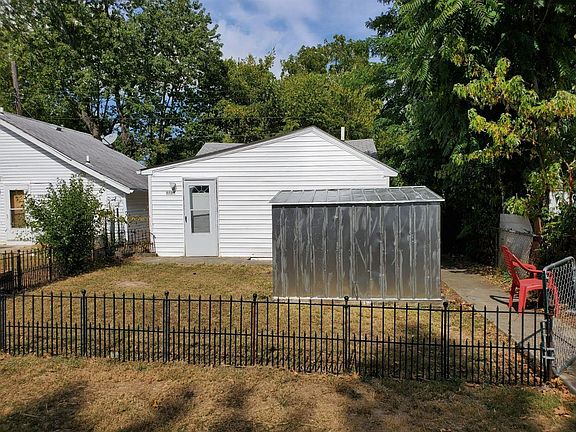 4th image of 1620 E Parrish Ave