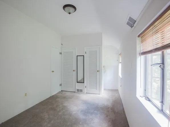 5910 Cherokee Dr, Cincinnati, OH 45243