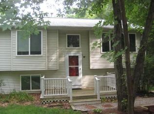 10 Arrowwood Dr, Coventry, RI 02816