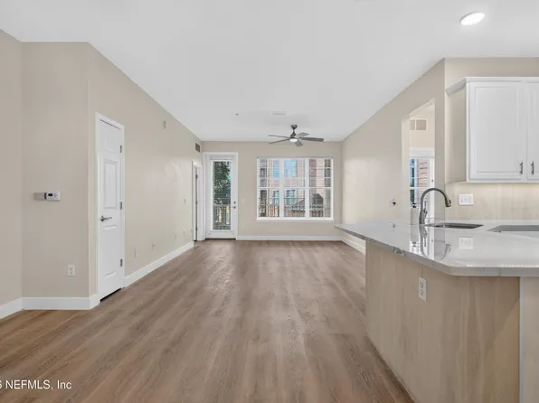 11251 CAMPFIELD Drive #1202, Jacksonville, FL 32256