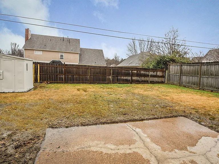 7298 Ashley Oaks Dr — Photo 18