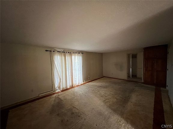3rd image of 106 Richards Rd