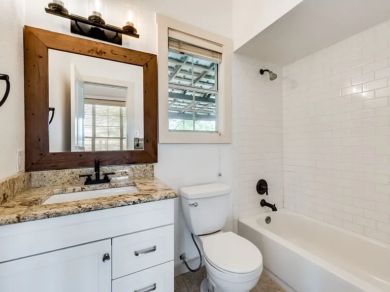 5893 FM 1827 — Photo 8