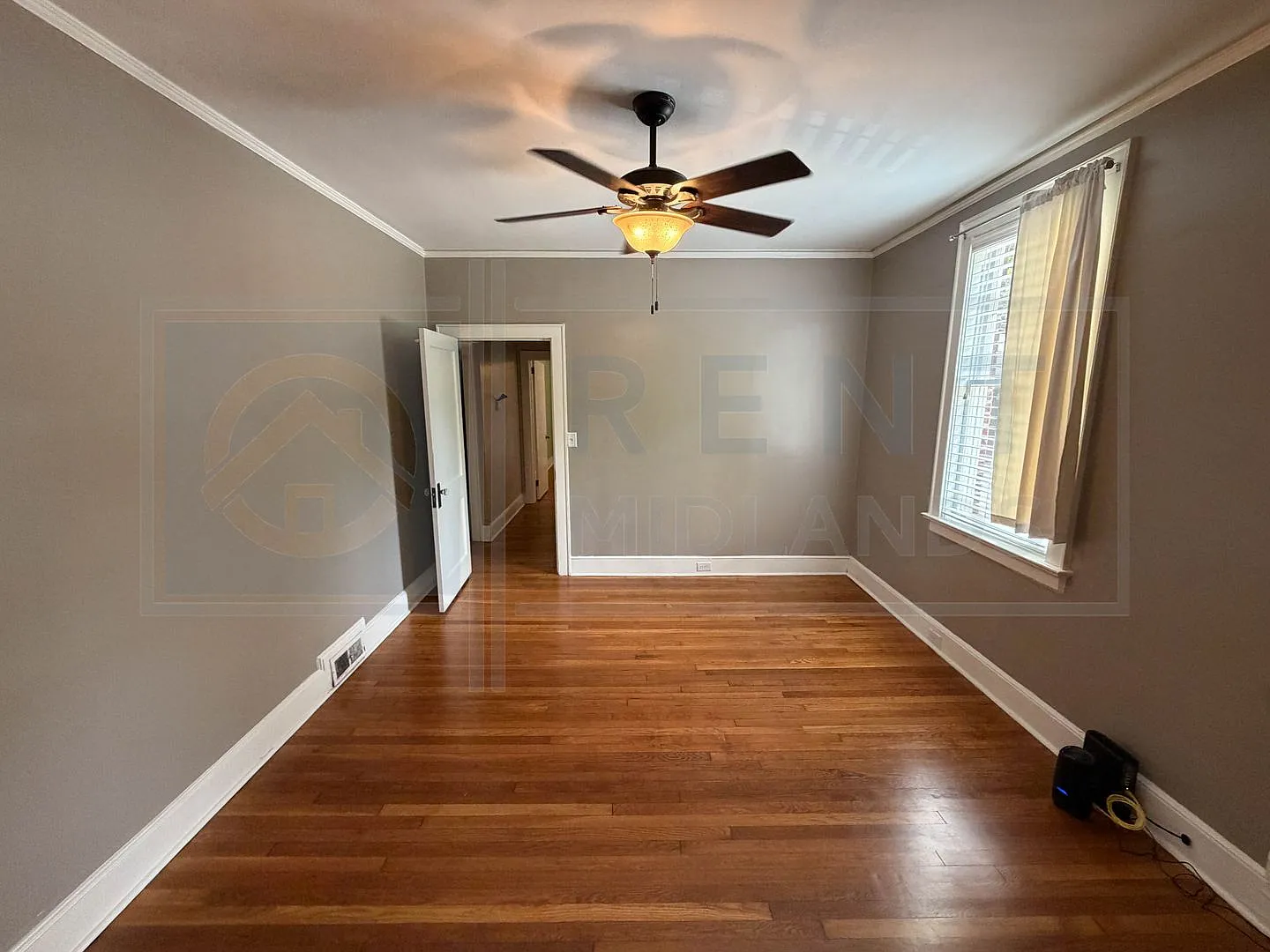 3925 Rosewood Dr. — Photo 4