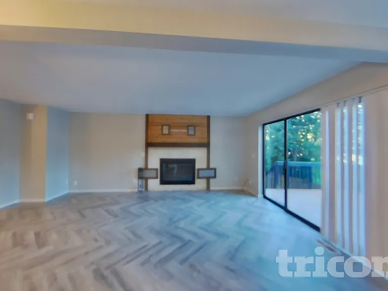 2108 E Phinney Bay Dr — Photo 2