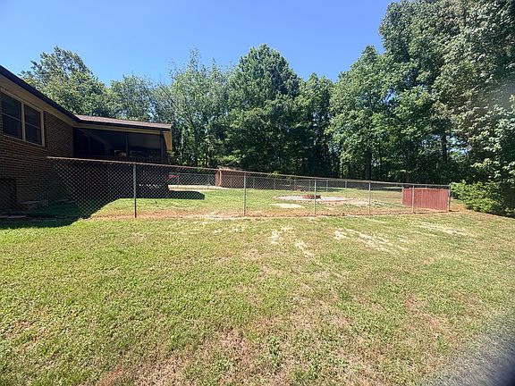3rd image of 3019 Oak Ridge Rd